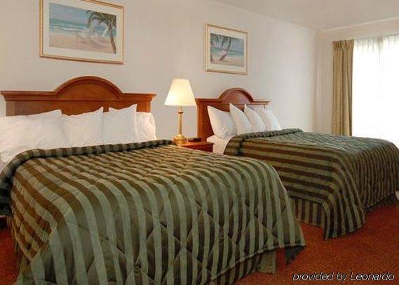 Quality Inn & Suites Redwood Coast Crescent City Room photo